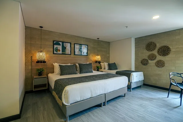 غرفة عائلية ثلاثية بسرير كينج وسرير فردي، First Class Hotel 2/3