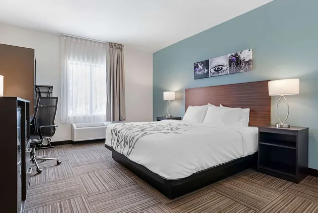 Room, King Bed, Accessible, Sleep Inn & Suites Fort Walton Beach - Destin West 1/5