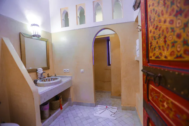 غرفة ديلوكس بسرير كوين بإطلالة على الفناء، Riad Melhoun Spa 9/10