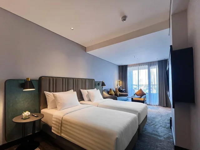 Luxury, Privilege, Twin Beds, Balcony, Mercure Madiun 1/2