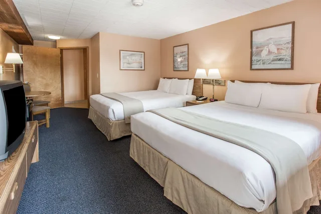 غرفة بسرير كوين لذوي الإعاقة، Days Inn by Wyndham West Allis/Milwaukee 1/6