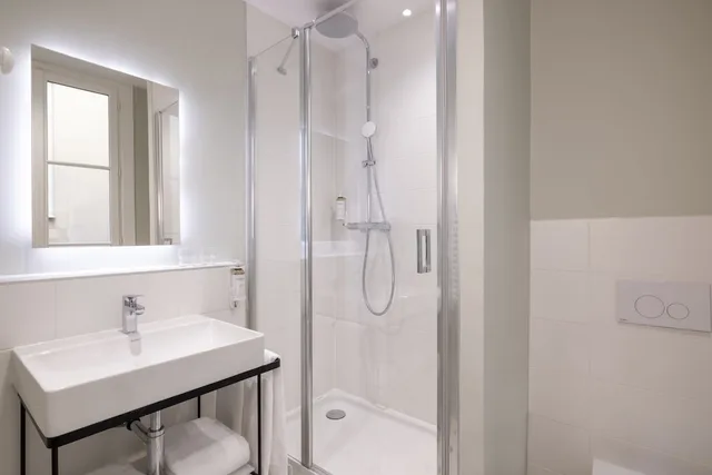 غرفة مفردة، HOTEL DE SUEZ 9/10