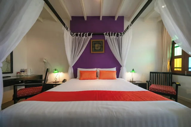 غرفة ديلوكس بسرير مزدوج بشرفة، The Old Phuket Karon Beach Resort 3/10