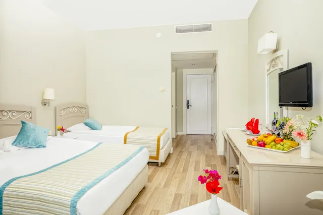 بنغل بسرير مزدوج وسرير فردي، Greenwood Kemer Resort 2/8