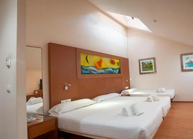 Standard, 2 Double Beds, Attic، Checkin Valencia 1/1
