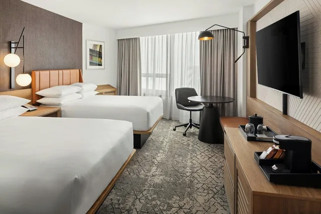 غرفة بسريرين مزدوجين، Sheraton Minneapolis Downtown Convention Center 2/7
