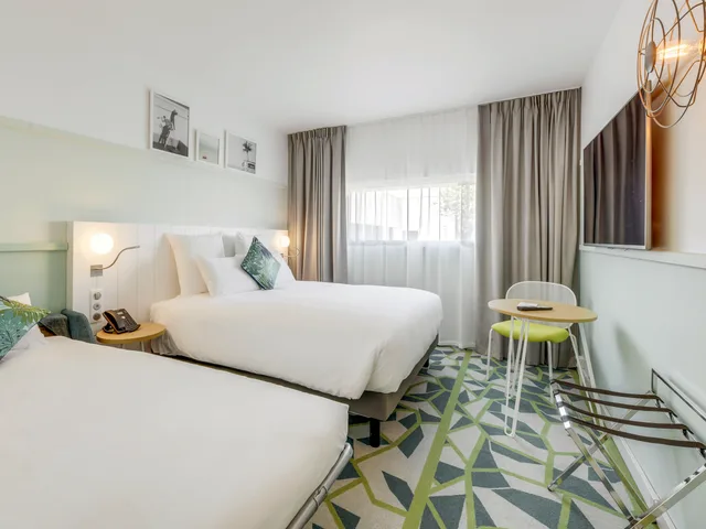 Standard, Double Bed, Mercure Paris Orly Tech Airport 2/4