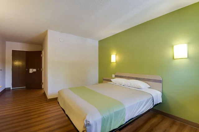 غرفة بسرير كوين لغير المدخنين، Motel6 Statesville, NC 5/10