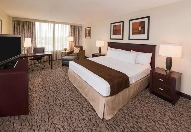 غرفة ديلوكس بسرير مزدوج، Doubletree By Hilton Hotel Lafayette 1/2