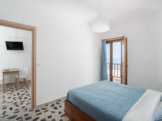 شقة بسرير مزدوج وسريرين منفصلين بغرفة نوم واحدة، Spiros Soula Hotel 4/7