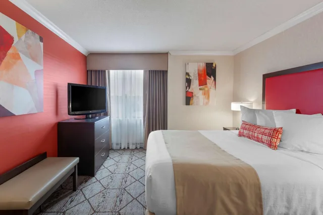 جناح بسرير كينج مع أريكة بمطبخ، Best Western Plus Rose City Suites 1/7