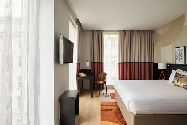Renovated, Standard, King Bed, City View, Indigo Hotel Newcastle 1/4
