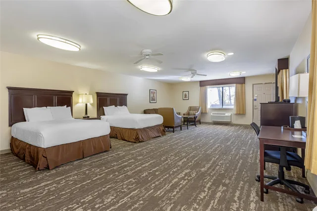 غرفة كبيرة بسريرين كوين، Best Western Frontier Motel 1/8