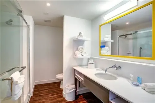 استوديو لذوي الإعاقة، Hampton Inn & Suites Boston/Waltham 1/1