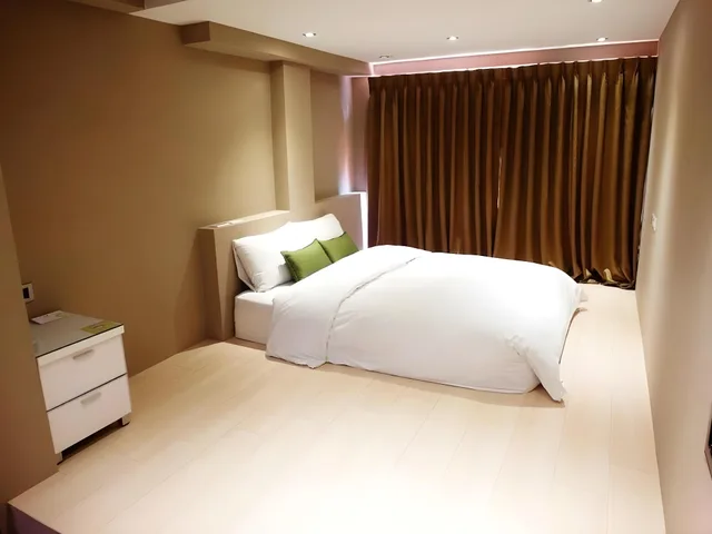 غرفة ديلوكس بسرير كينج، Ark Hotel 3/3