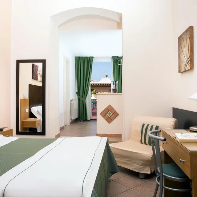 غرفة ثلاثية، Hotel La Pensione Svizzera 2/3
