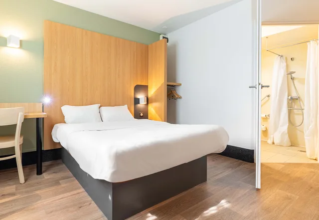 غرفة بسرير مزدوج لذوي الإعاقة، B&B Hotel Nantes Aeroport 3/5