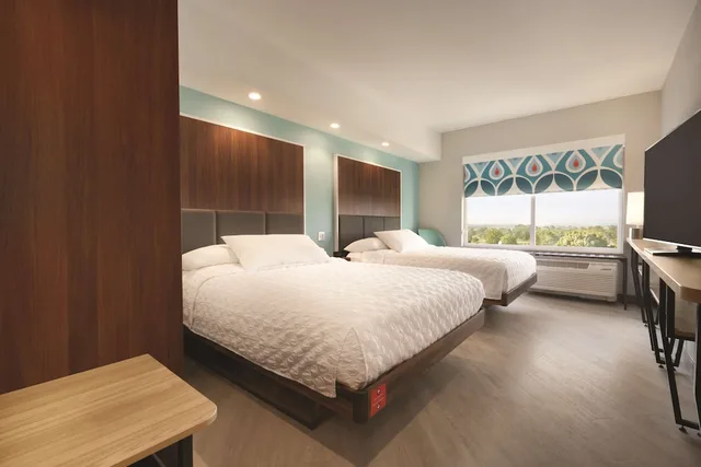غرفة بسريرين كوين بحوض استحمام، Tru By Hilton Lancaster East 3/4