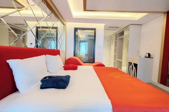غرفة قياسية بسرير كوين بإطلالة على البحر، Granada Luxury Red Adults Only 16 2/7