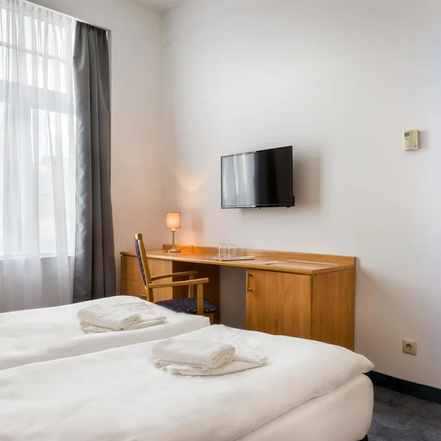 غرفة قياسية بسرير كوين، Hotel Golden Park Budapest 2/10