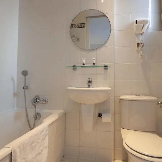 غرفة كلاسيكية بسرير مزدوج، HOTEL ATLANTIS SAINT GERMAIN DES PRES 4/4