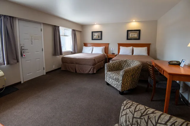 Room, 2 Queen Beds, Canadas Best Value Inn Prince George 2/8