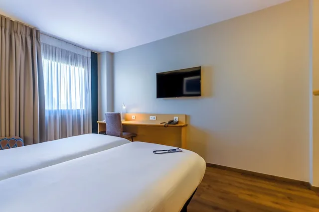 غرفة بسرير كوين، Travelodge Madrid Alcala De Henares 3/9