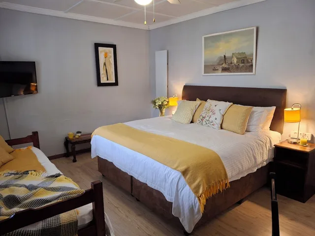 كوخ بسرير كينج مع أريكة، 7 On Oakleigh 1/8