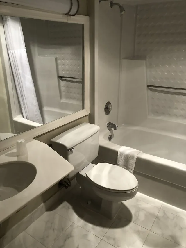 غرفة قياسية بسريرين مزدوجين، Econo Lodge Metro 8/8