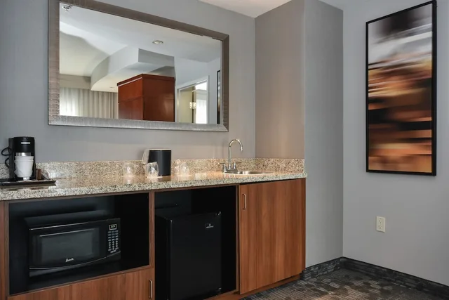 Room, 2 Queen Beds, Courtyard Marriott Charlotte Concord 4/6