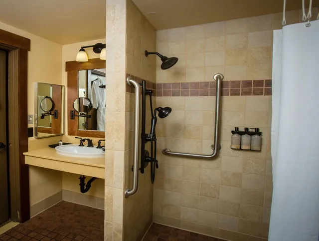 2 Bedrooms, Deluxe, Chalet, 2 Bathrooms, Accessible، UCLA Lake Arrowhead Lodge 3/4