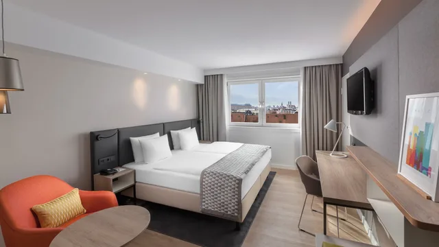 Premium, Queen Bed, City View, Holiday Inn Munich - City Centre 1/12