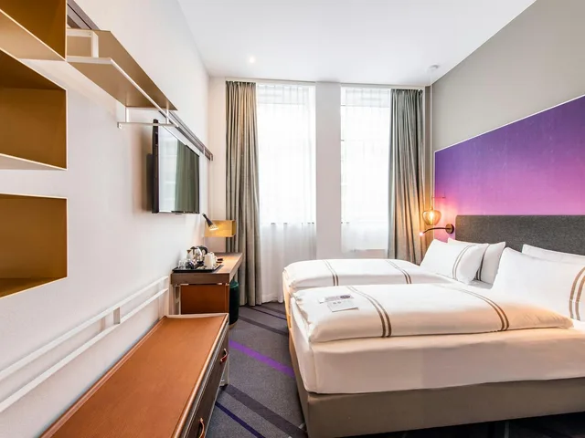 Room, Single, Double Bed, Premier Inn Wuppertal City Centre Hotel 1/2
