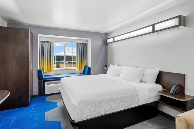 جناح بسرير كينج، Microtel Inn & Suites by Wyndham Searcy 2/3