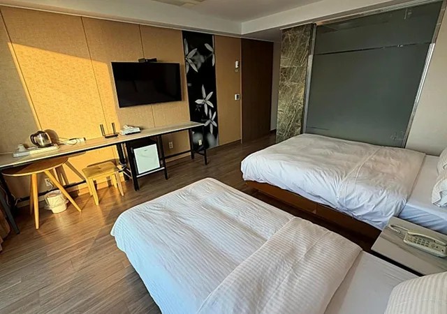 غرفة بريميوم بسريرين منفصلين بإطلالة على البحر، Premiers Hotel 8/10