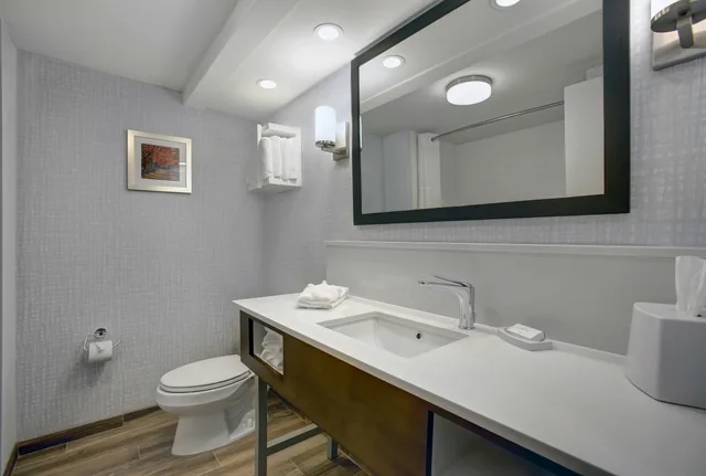 غرفة بسريرين كوين، Hampton Inn Salisbury, NC 3/7