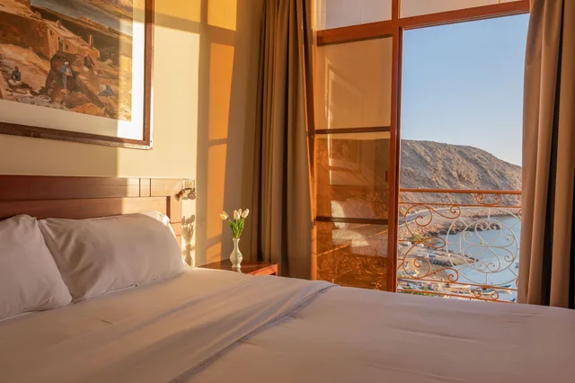 غرفة قياسية بسرير كينج بإطلالة على البحيرة، Al Ayjah Plaza Hotel 3/6