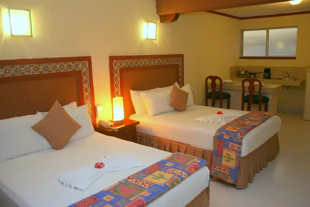 جناح، Suites Cancun Center 3/7