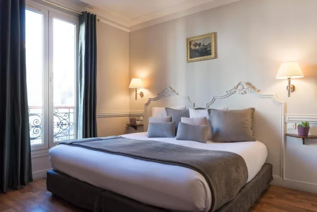 غرفة بريميوم بسرير مزدوج أو سريرين منفصلين، Hotel De La Porte Doree 1/1