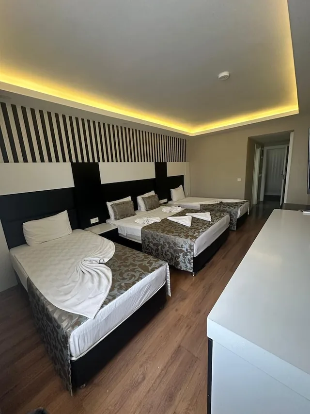 غرفة أساسية ثلاثية بثلاثة أسرّة، Grand Kayalar Hotel 2/7