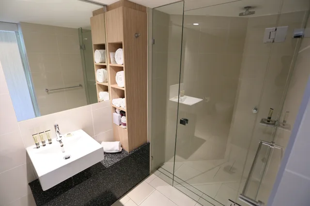 Studio, Twin Beds, Street View, Seahaven Resort 3/4