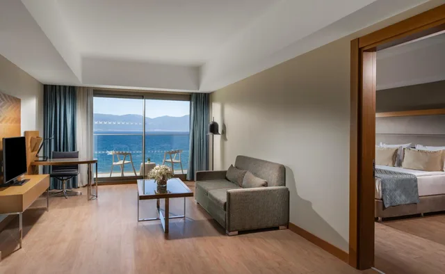 Junior Suite, Double Bed, Sea View, Liberty Kusadasi 6/9