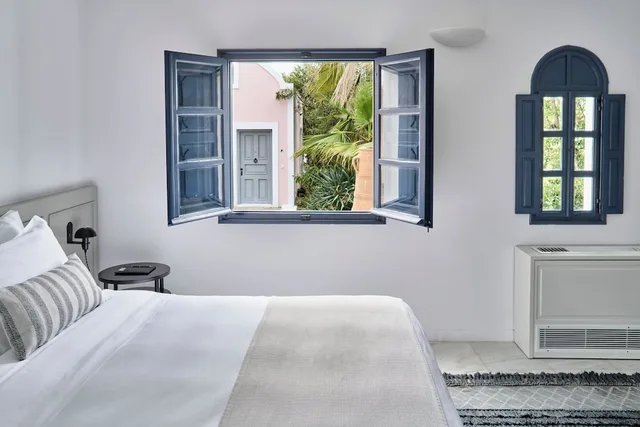جناح بشرفة بغرفتي نوم بإطلالة، Vedema A Luxury Collection Resort Santorini 5/10