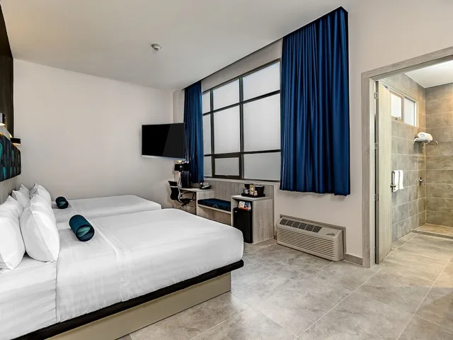 Premium, 2 Queen Beds, River Front، DoubleTree by Hilton Guayaquil 6/10