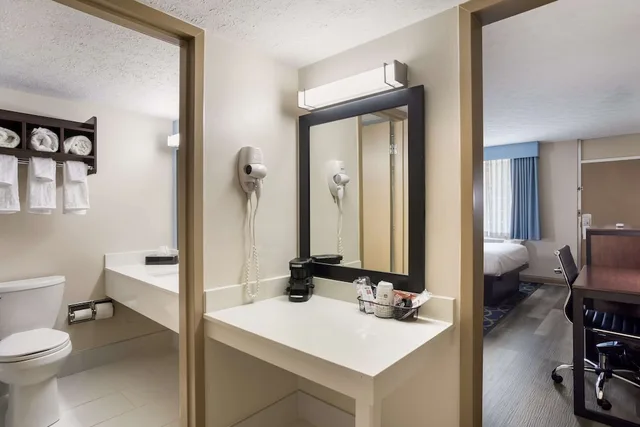 غرفة قياسية بسريرين كوين، SureStay Hotel by Best Western Bardstown General Nelson 8/8