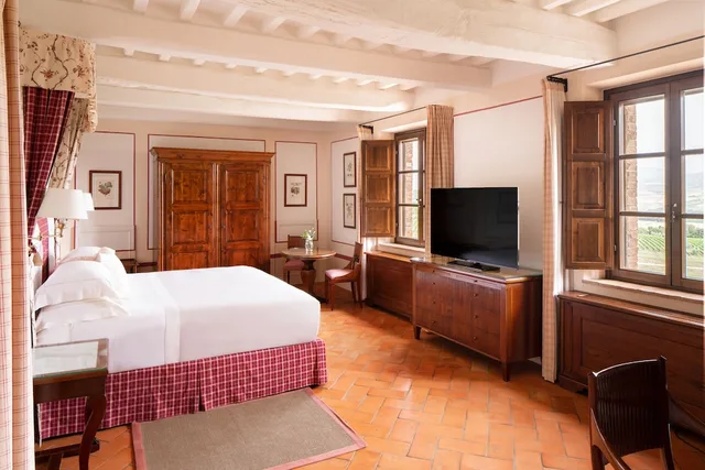 جناح كلاسيكي بسرير كينج مع أريكة، Castello Banfi 1/3