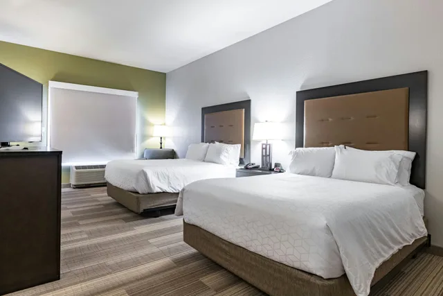 غرفة بسريرين كوين، Holiday Inn Express & Suites New Martinsville 3/9