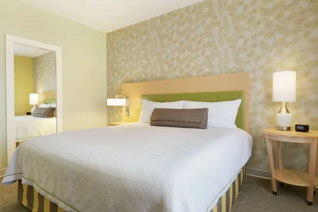 غرفة بسرير كينج لذوي الإعاقة، Home2 Suites By Hilton La Crosse 1/2