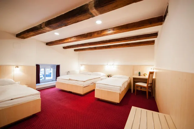 غرفة اقتصادية رباعية بسرير فردي، Hotel Pivovar 6/10