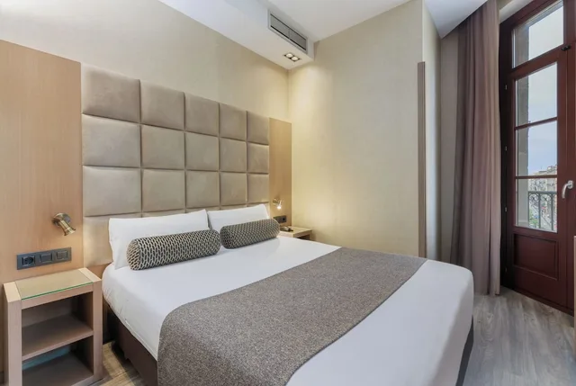 غرفة مفردة بسرير كوين، Hotel Suizo 1/8